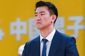 杏彩体育官方入口-赢上海8分！CBA记者大赞广厦队1人：配得上王博亲自给他递水