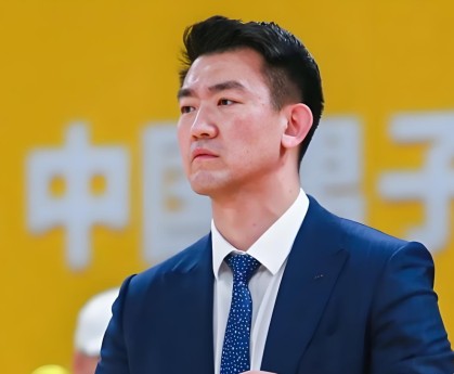 杏彩体育官方入口-赢上海8分！CBA记者大赞广厦队1人：配得上王博亲自给他递水